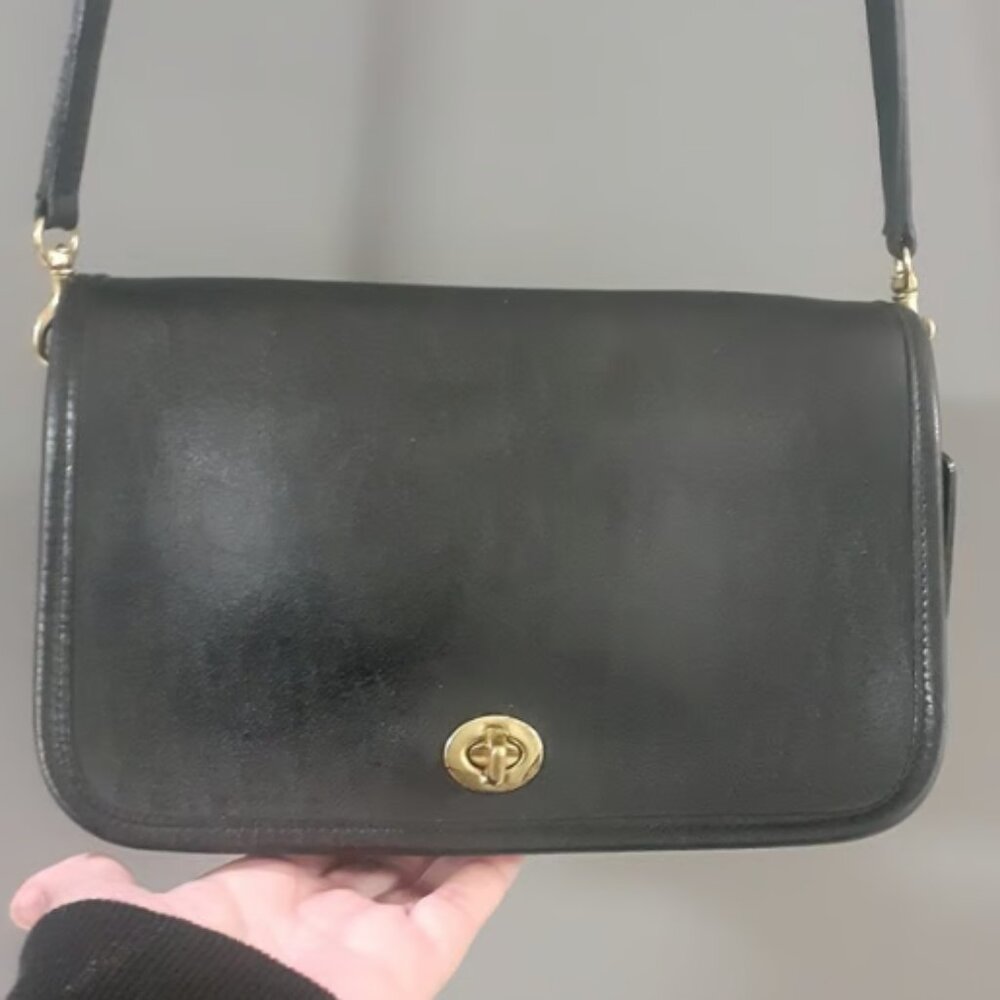 Vintage Coach Black Leather Pocket Purse Crossbody